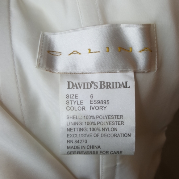 Galina Ivory Wedding Dress, Sz 6 - Picture 6 of 9